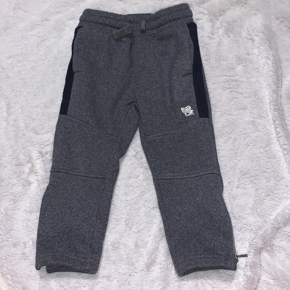 Oshkosh gray joggers 2T